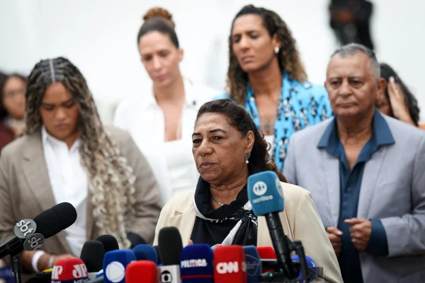 Caso Marielle e Anderson: familiares e ministra concedem coletiva antes do início do julgamento no STF