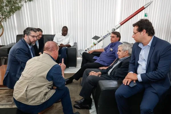 Brasil não fecha acordo com Israel para spray nasal contra Covid-19