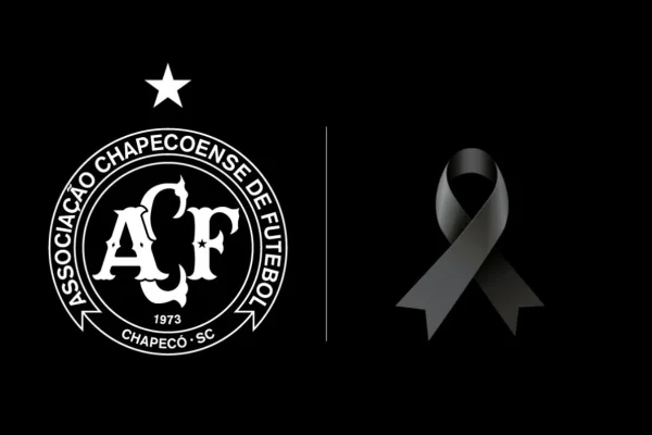 Chapecoense lamenta acidente aéreo em Vinhedo