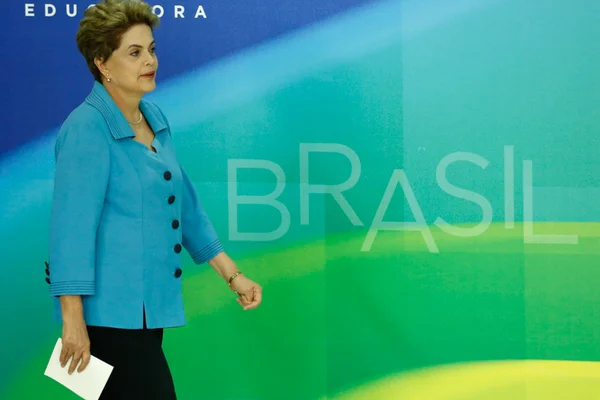 Dilma admite que seu afastamento se tornou inevitável, diz jornal