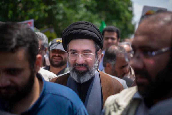 Imagem colorida mostra Hosseini Khamenei, filho do ex-líder supremo do Irã - Metrópoles