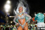 Paolla Oliveira durante desfile da Grande Rio no Carnaval 2025