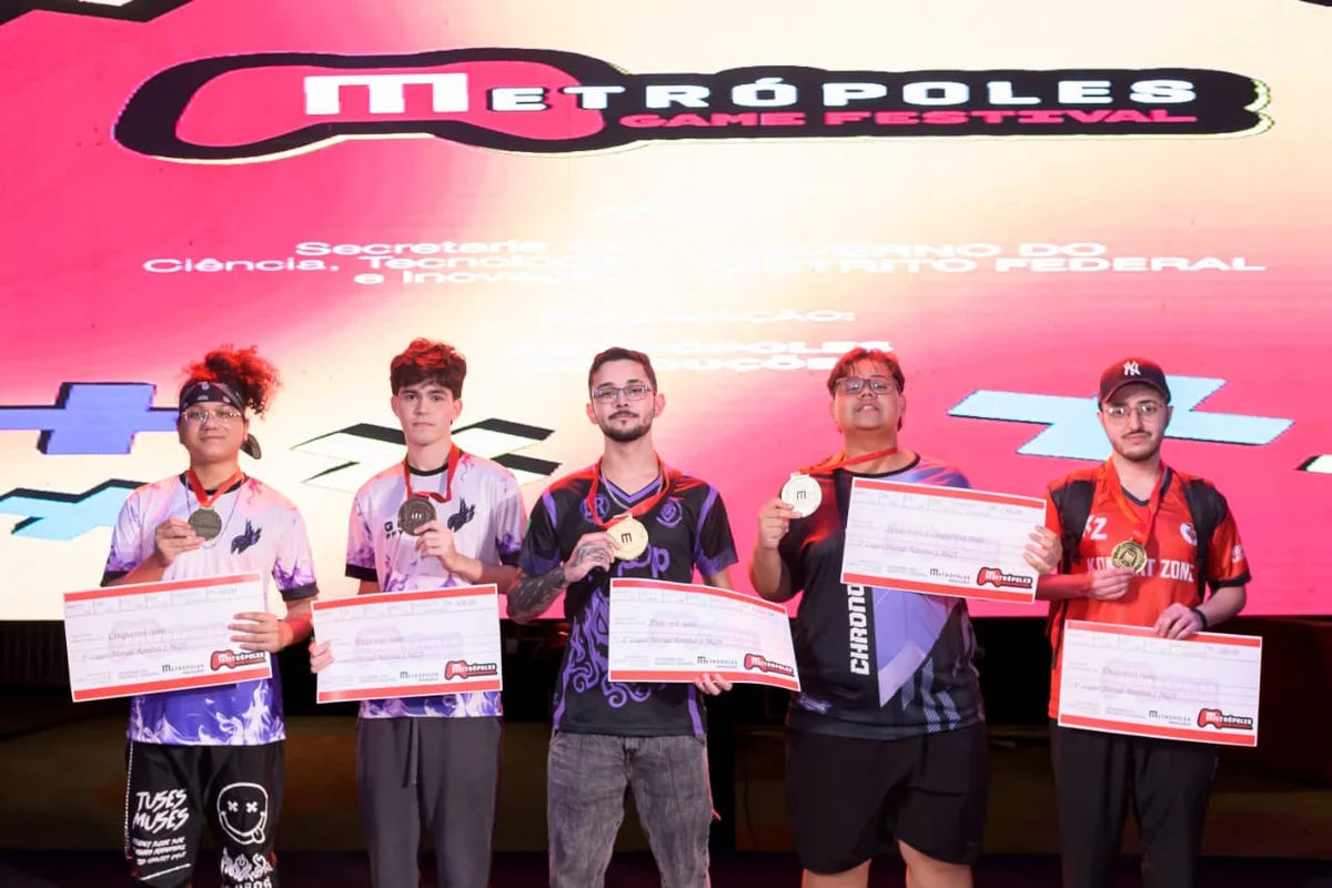 Premiação dos competidores da competição de Mortal Kombat durante o Metrópoles Game Festival, no Mané Garrincha, em Brasília Premiação dos competidores da competição de Mortal Kombat durante o Metrópoles Game Festival, no Mané Garrincha, em Brasília