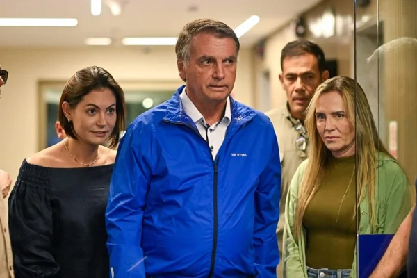 Bolsonaro, Michelle e Celina - Metrópoles