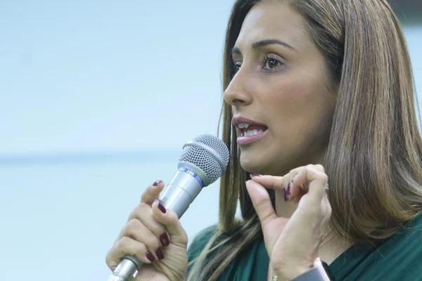 Mulher de Arruda tem R$ 2,4 milhões para campanha, maior valor no DF