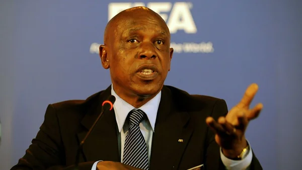 Ex-preso político da África do Sul anuncia intenção de ser candidato à Fifa