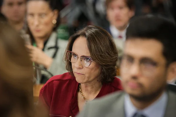 Imagem colorida mostra a senadora Damares Alves na CPMI do INSS - Metrópoles