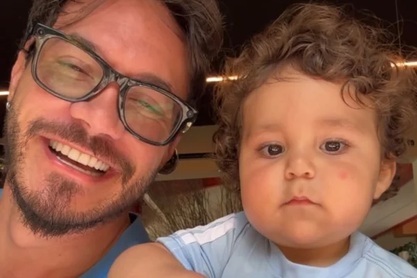 Ravi, filho de Viih Tube e Eli, fica doente e o pai desabafa: "Febre" - Metrópoles