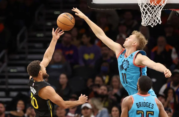 NBA: Curry faz 50 pontos, mas Warriors perdem para os Suns