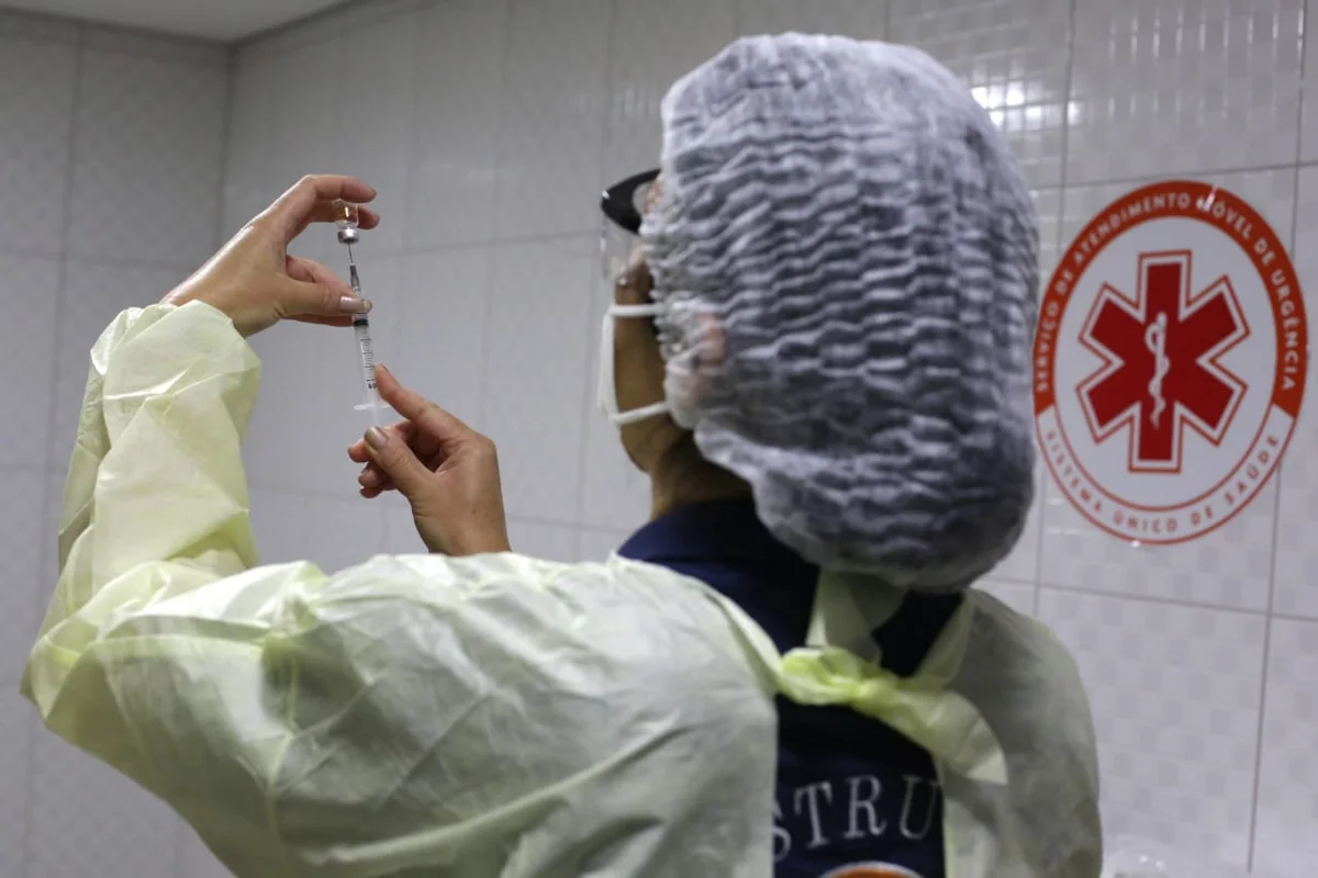 4 - Luta pela participação de mulheres na ciência: o funcionamento dos sistemas de saúde ocorreu graças às mulheres, que representam 70% da força de trabalho na área. Campanhas da OMS alertam sobre a importância de investimentos nos ambientes de trabalho, garantindo a participação das mulheres na ciência 4 - Luta pela participação de mulheres na ciência: o funcionamento dos sistemas de saúde ocorreu graças às mulheres, que representam 70% da força de trabalho na área. Campanhas da OMS alertam sobre a importância de investimentos nos ambientes de trabalho, garantindo a participação das mulheres na ciência
