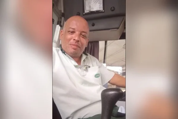 Motorista de ônibus se espanta após viralizar em vídeo por ser gay