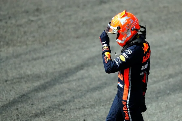 Após abandono, Verstappen vai largar do fundo do grid no GP da Itália