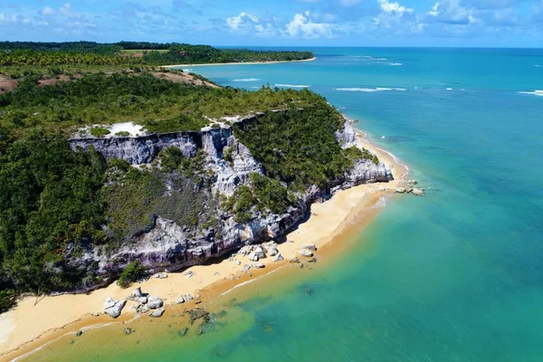 A praia de Trancoso é um famoso descanso à beira-mar