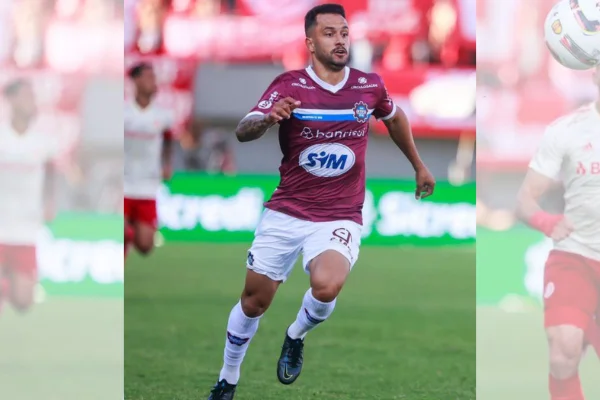 Destaque do Caxias, Peninha é bicampeão candango com o Brasiliense