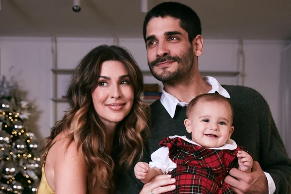 Fernanda Paes Leme e Victor Sampaio com a filha