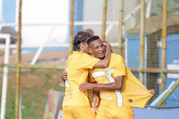 No Estádio JK, Brasiliense bate o Capital por 2 x 1
