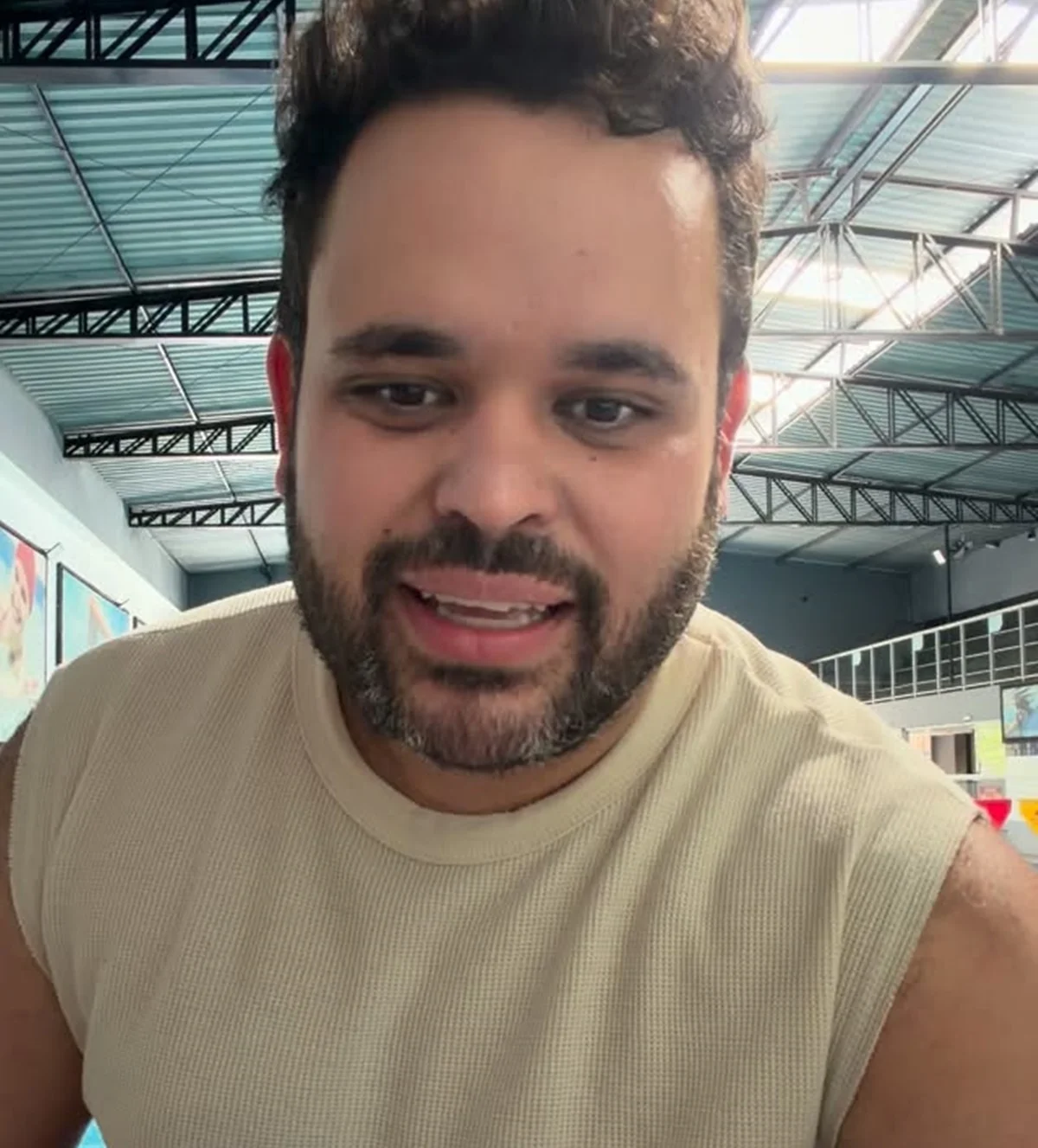 Michel Nogueira grava vídeo para as redes sociais Michel Nogueira grava vídeo para as redes sociais