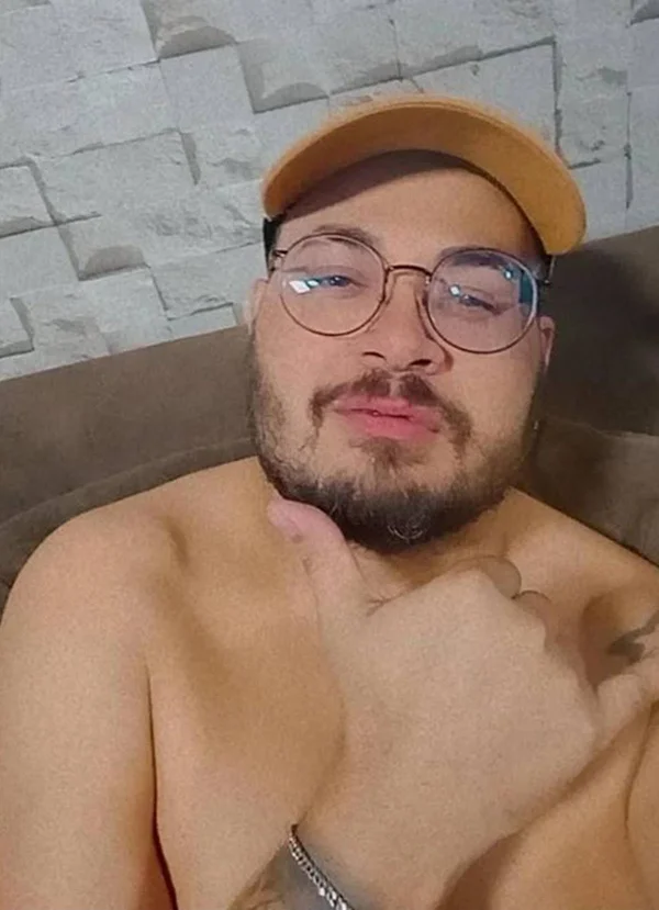 Áudios: ouça as promessas que “trambiqueiro” fez a fãs de Anitta