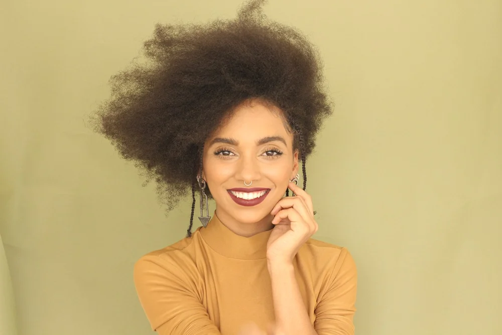 Participar, no sábado (29/7), da mesa para discutir moda preta com a youtuber Nataly Neri. A conversa ocorrerá a partir das 14h no Museu Nacional. Participar, no sábado (29/7), da mesa para discutir moda preta com a youtuber Nataly Neri. A conversa ocorrerá a partir das 14h no Museu Nacional.