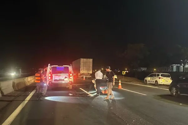 O acidente aconteceu na Rodovia Anhanguera em Limeira neste domingo (29). Uma das vítimas morreu na hora e outra nesta segunda-feira (30) - Metrópoles