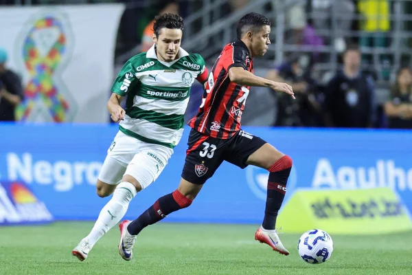 Imagem colorida da partida entre Palmeiras x Vitória