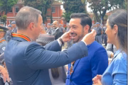 Guilherme Derrite condecora seu amigo Gui Moron