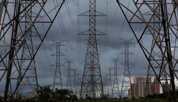 Torres de energia elétrica