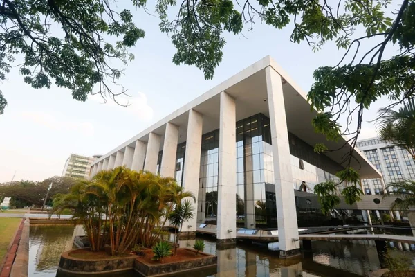 Superendividados têm apoio psicológico e contam com conciliação nos tribunais