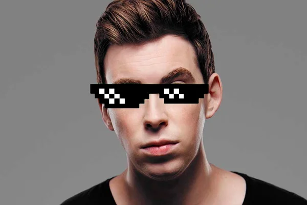 DJ Hardwell empolga o público com a música “Baile de Favela” durante o Federal Music, em Brasília