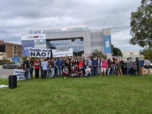 Servidores fazem ato para denunciar assédio moral e desmonte do Inep