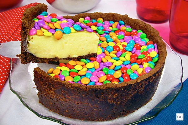 Torta confeitada de baunilha