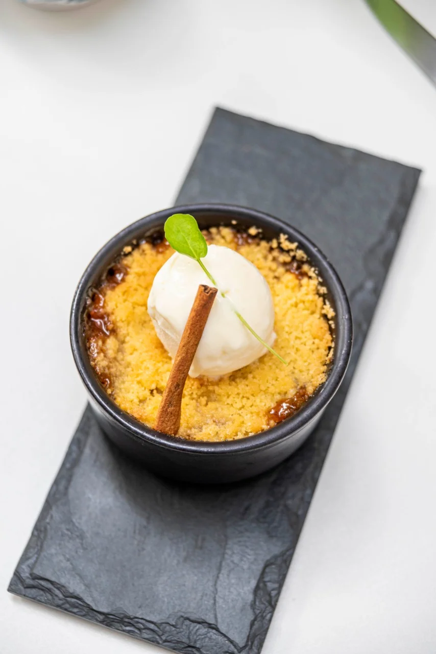 Apple Crumble, do The Queen's Place Apple Crumble, do The Queen's Place