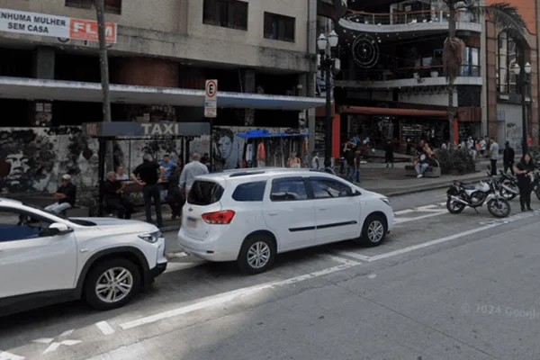 Av. São João, altura do número 400, centro de São Paulo