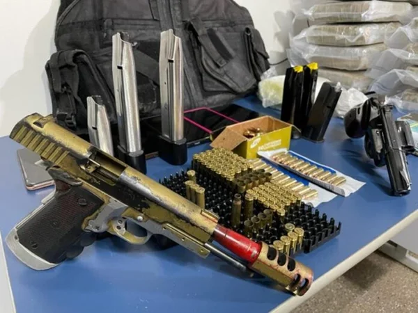Armas e munições apreendidas pela Polícia em Manaus (AM) - Metrópoles