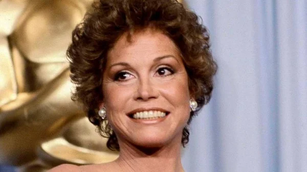 Mary Tyler Moore, atriz americana de cinema e TV, morre aos 80 anos