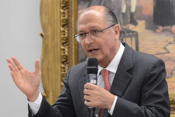 Governo vê chance de aliança com Alckmin para eleições de 2018