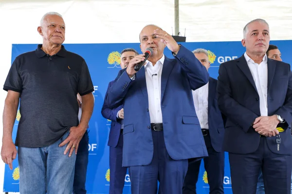 Ibaneis assina ordem para ampliação de terminal do BRT em Santa Maria