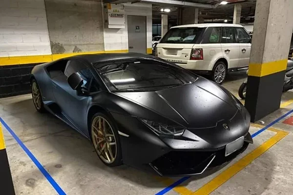 Lamborghini submersa de R$ 1,6 milhão tem salvação. Entenda