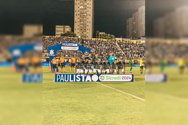 Com um a mais, Corinthians joga mal e perde para São Bernardo