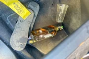 Garrafa de uísque foi encontrada dentro de carro de luxo usado por motorista que atropelou e matou coletor de lixo, na madrugada de quinta-feira (3/9), em São Vicente, litoral sul de São Paulo. Garrafa de uísque foi encontrada dentro de carro de luxo usado por motorista que atropelou e matou coletor de lixo, na madrugada de quinta-feira (3/9), em São Vicente, litoral sul de São Paulo.