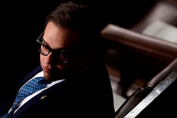 Filho de brasileira, George Santos concorre a vaga no Congresso norte-americano