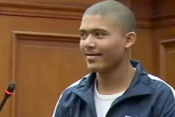 Em vídeo, serial killer tem reação chocante ao ser condenado a 71 anos