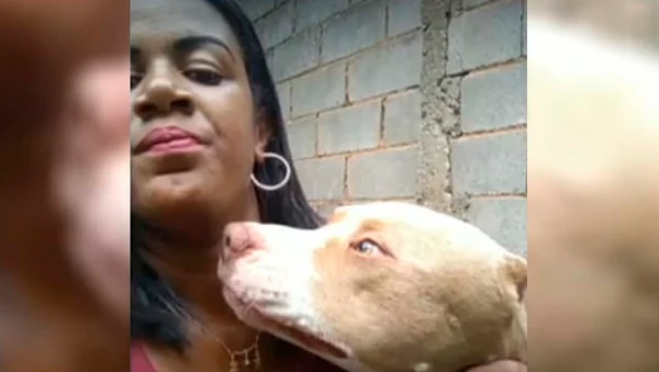 Mulher tira selfie com pitbull e é atacada pelo animal em MG