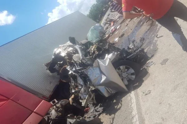 Acidente deixa quatro mortos e interdita BR-153 em Goiás