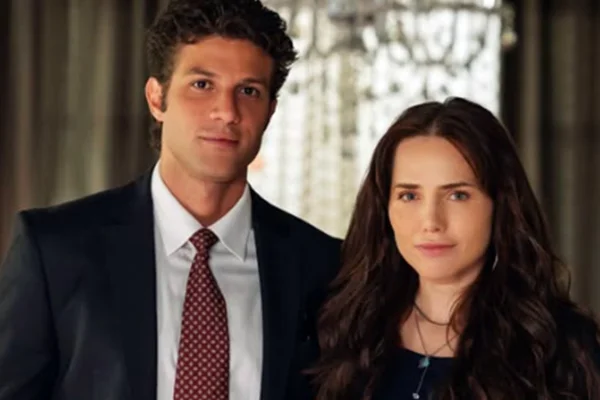 Quem Ama Cuida: Adriana e Pedro se beijam e terão 1ª noite de amor - destaque galeria