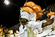 Veja imagens do desfile de sábado no Sambódromo do Anhembi, em São Paulo - imagem 2
