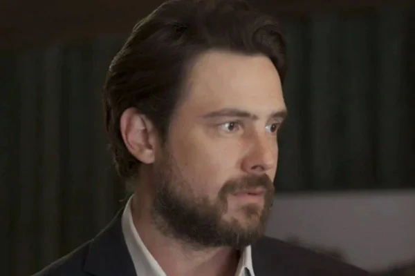 Foto colorida de José Mendes, personagens da novela Mar do Sertão - Metrópoles