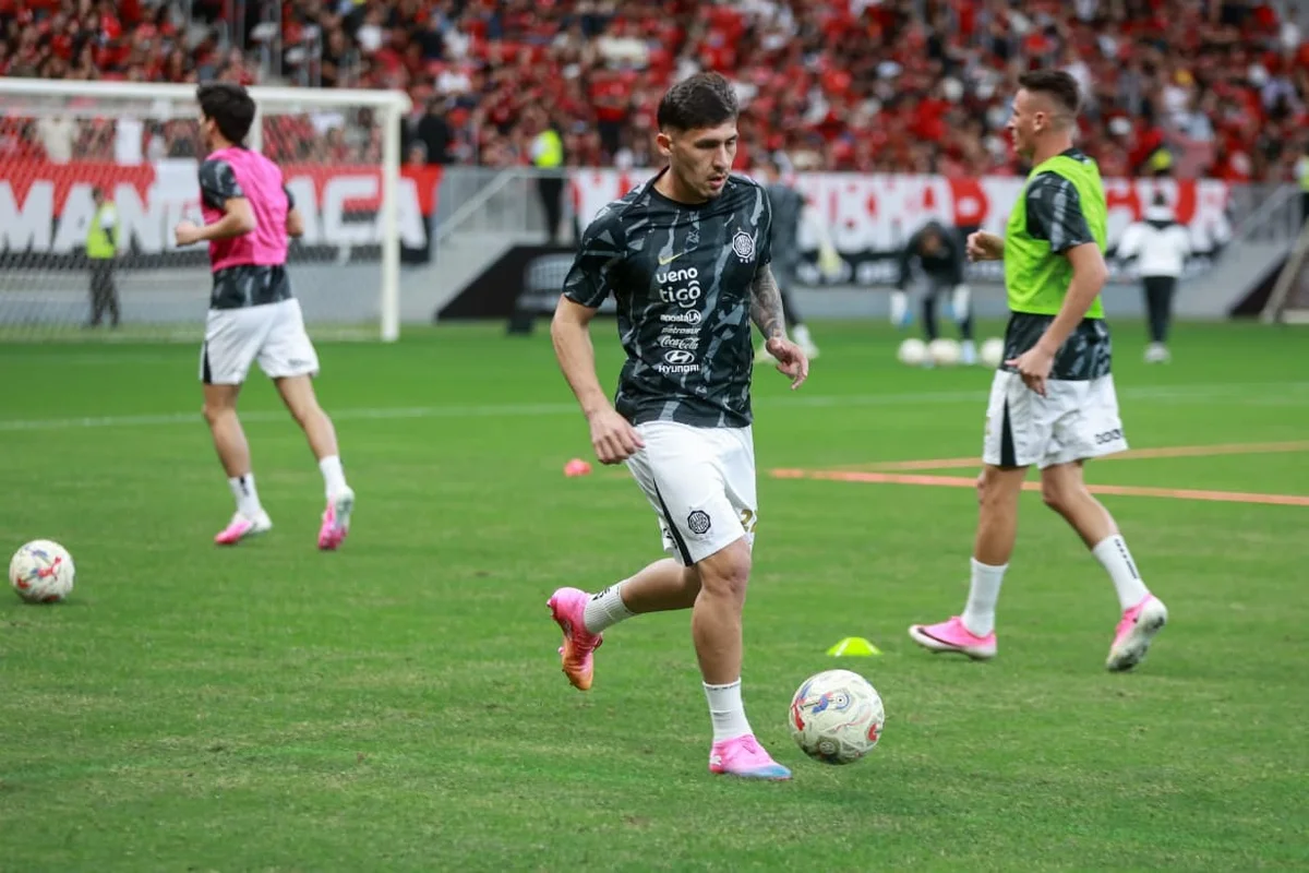 Lorran vira o placar para o Flamengo contra Olimpia. Acompanhe - imagem 12 Lorran vira o placar para o Flamengo contra Olimpia. Acompanhe - imagem 12