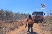 Devido à rápida ação dos bombeiros, o fogo não se alastrou para outras edificações da casa