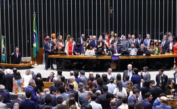 Câmara dos Deputados aprova fim da escala 6x1